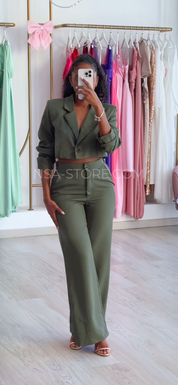 Fato Noemi Verde militar