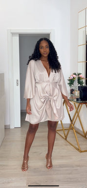 Vestido Mia cetim Bege